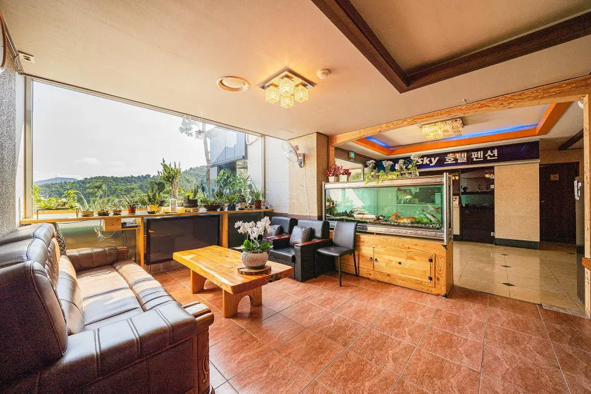 Gapyeong Seorak Sky Hotel - Image 1