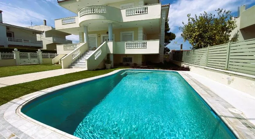 Seaside & Pool Apartments - Image 1