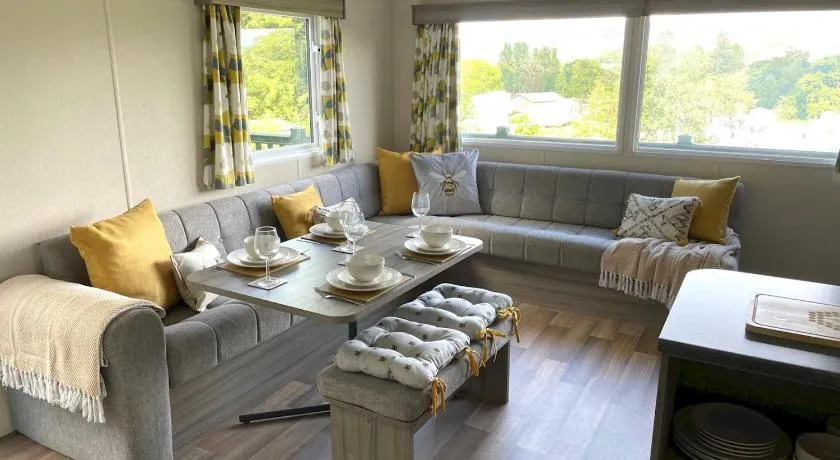 Beautiful 3BR Holiday Home in Stunning Location - Pass the Keys - Image 1