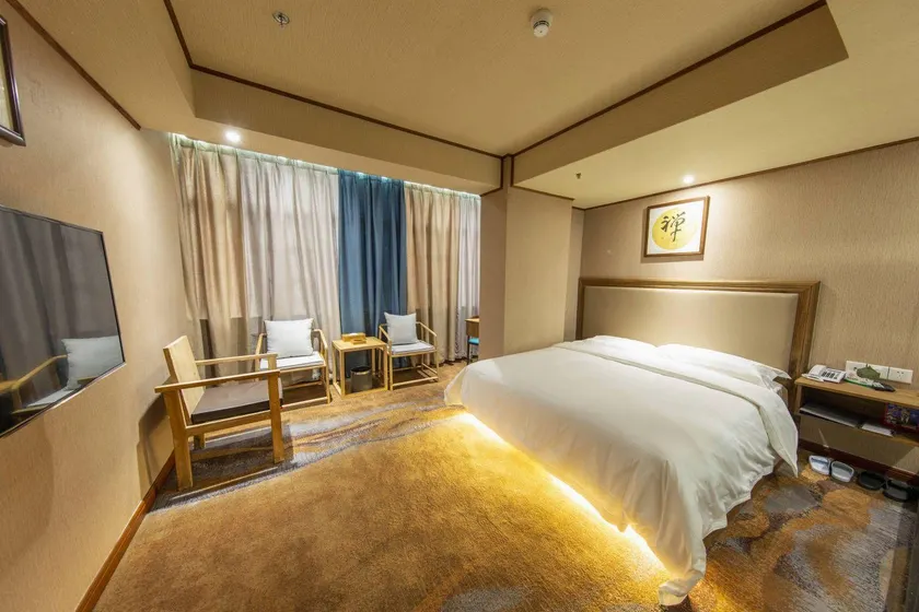 Wisdom Hotel - Image 1