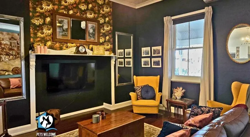 3 BR Little Addis Cottage in Historic Kalgoorlie - Image 1