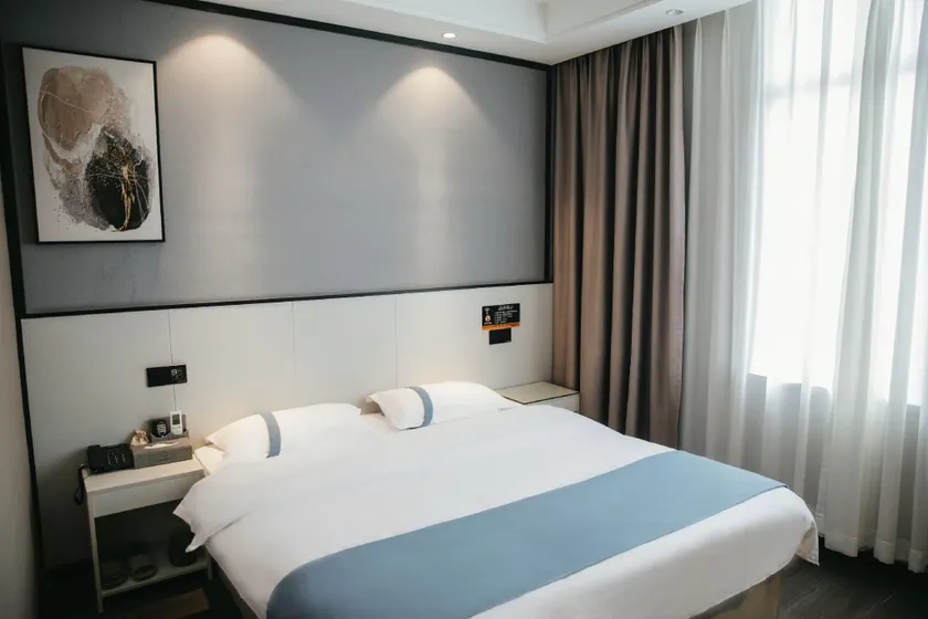 Yinuo Premium Hotel - Image 1