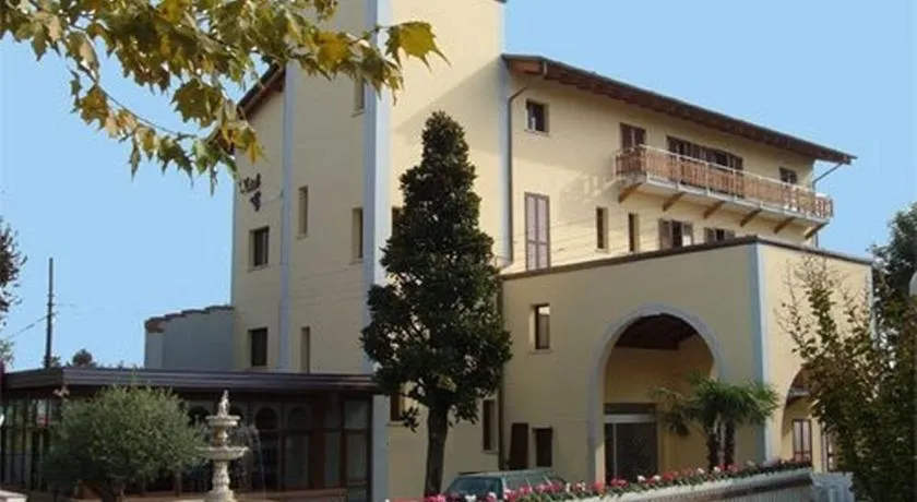 Hotel Magnolia - Image 1