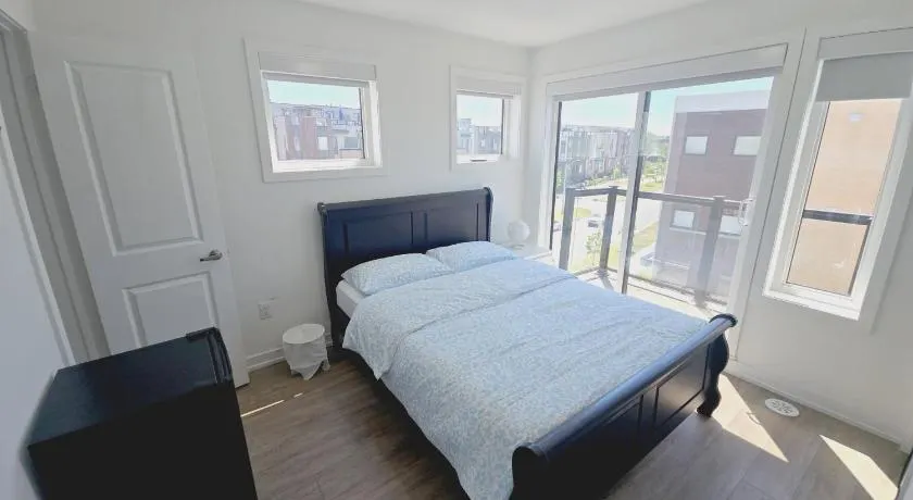 Downsview Park Retreat 2 - Rogers Stadium Getaway - Image 1