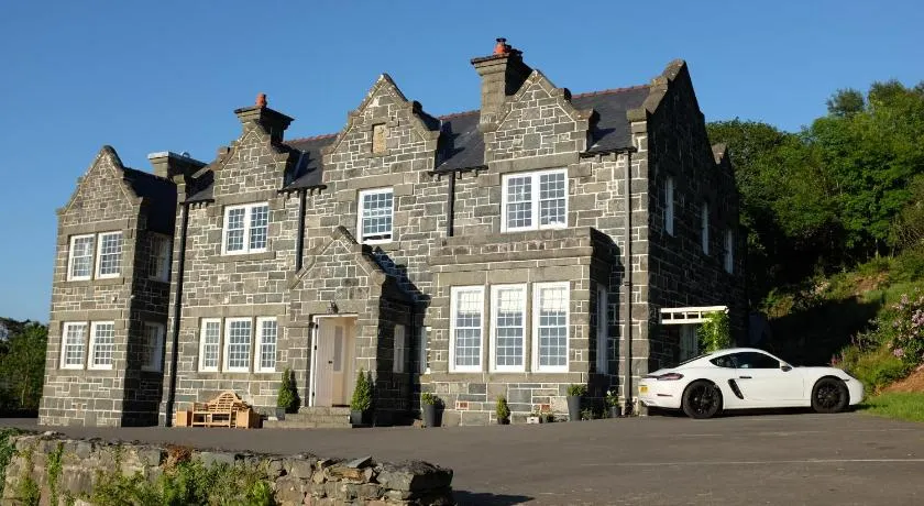 Crown Lodge - Image 1