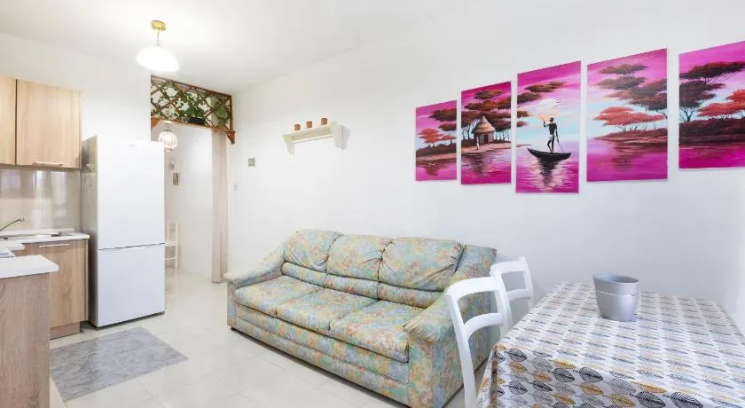 NE1 - Lovely 2 bedroom apartment. Perfect location - Image 1