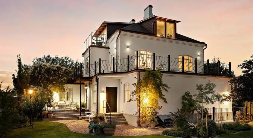 Big and beautiful Villa in Nyhamnsläge - Image 1