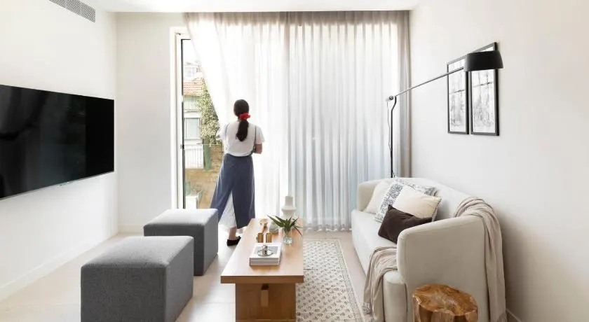 The J Luxury Apartments Near Mahane Yehuda - Perfect for Shabbat Stays - Image 1