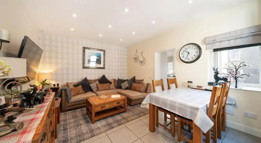 Fionas Cottage - Image 1