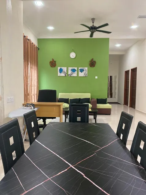 Four bedrooms fully airconditioned in Muar Town - Image 1