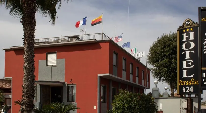 Hotel Paradiso - Image 1