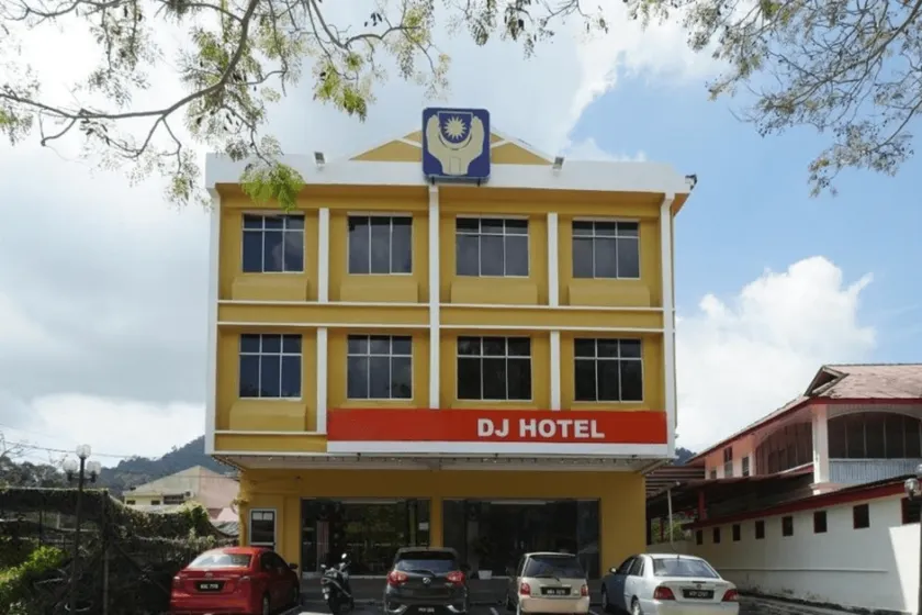 DJ Seafront Hotel - Image 1