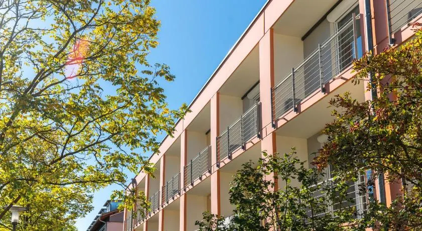 med Apart - Image 1