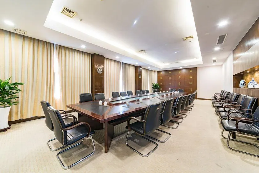 Binhai Hotel - Image 1