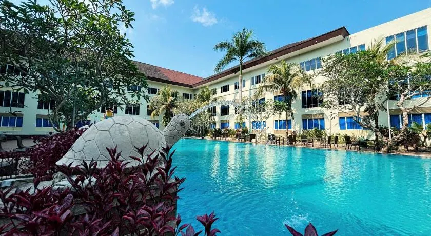 All-Inclusive Room Package at Tanjungpinang, Bintan - Image 1