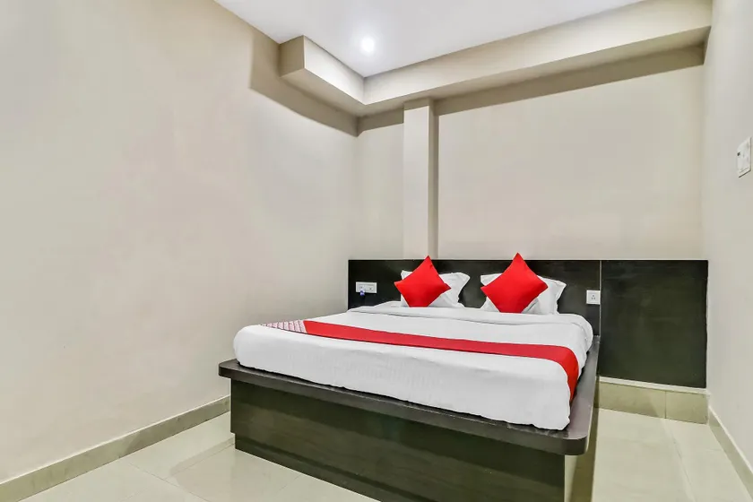 OYO 47172 Hotel Rajputana - Image 1