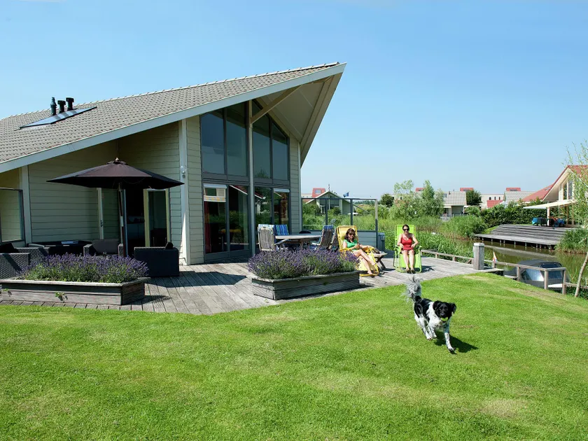 Comfortable villa with a dishwasher, at the Veerse Meer - Image 1