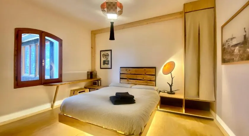 Shangri-La Travellers' Hostel - Image 1
