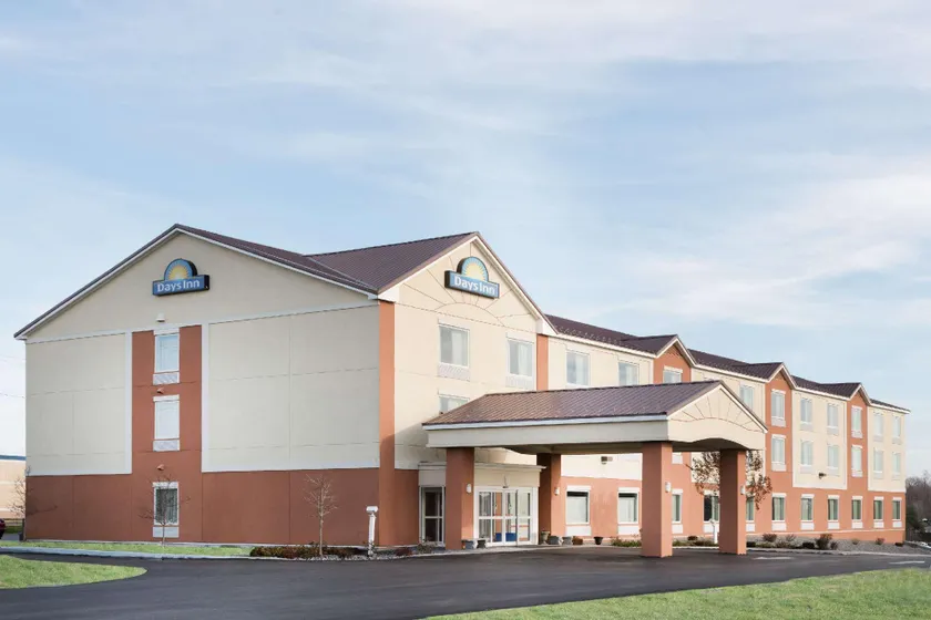 Days Inn by Wyndham Watertown Fort Drum - Image 1