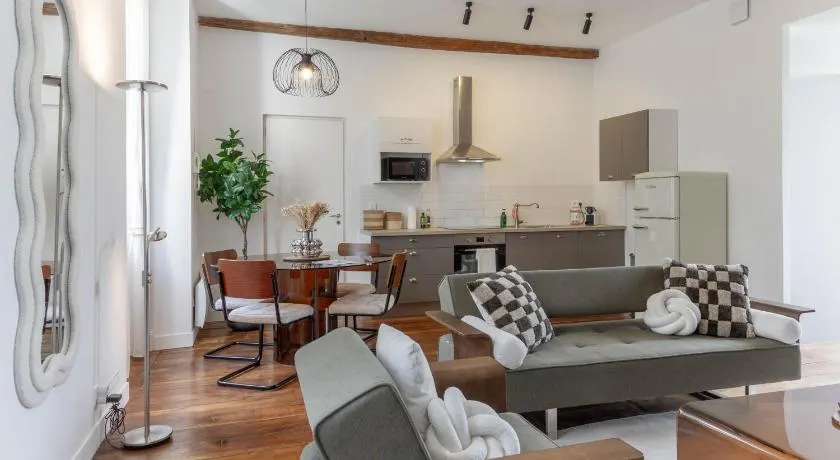 Le Seventy's, T3 vintage avec jardin - Image 1