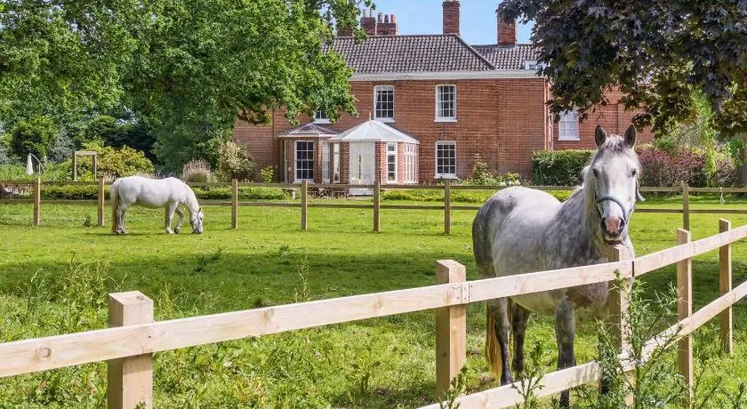 Lingwood Hall - Image 1