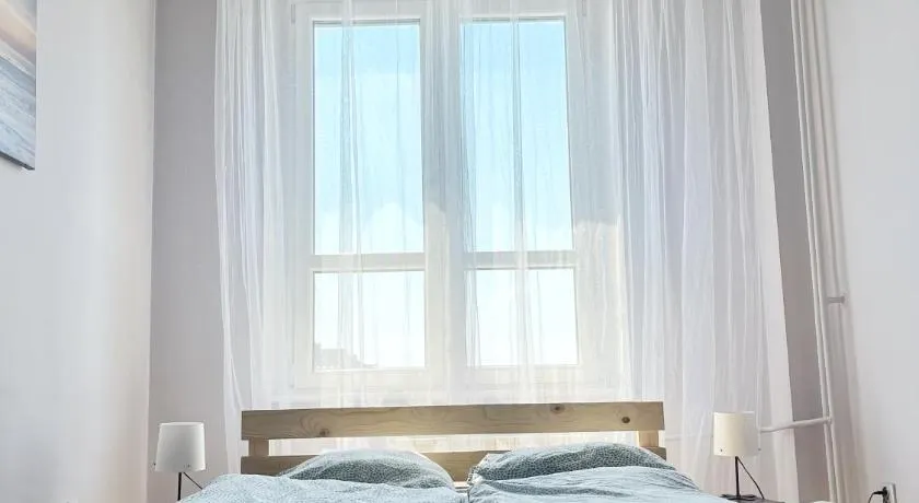 Small room for short stay - Image 1