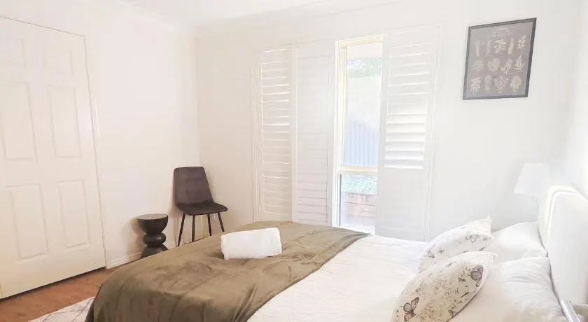 Luxury 3 BR House Near EMP - Image 1