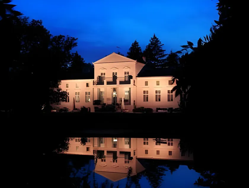 Dwór Podstolice - House of Rosenthal - Image 1