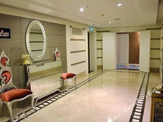 Orange Town Hotel - Image 1
