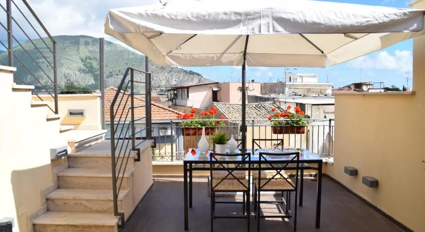Palermo Holidays - Image 1