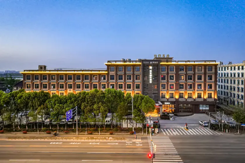 Rezen Select Hotel Shanghai Hongqiao Hub - Image 1