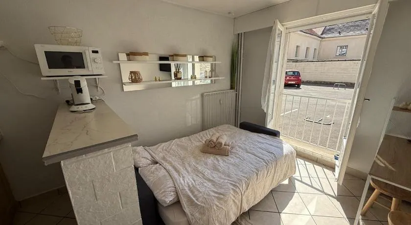 Studio moderne au cœur de Compiègne - Image 1