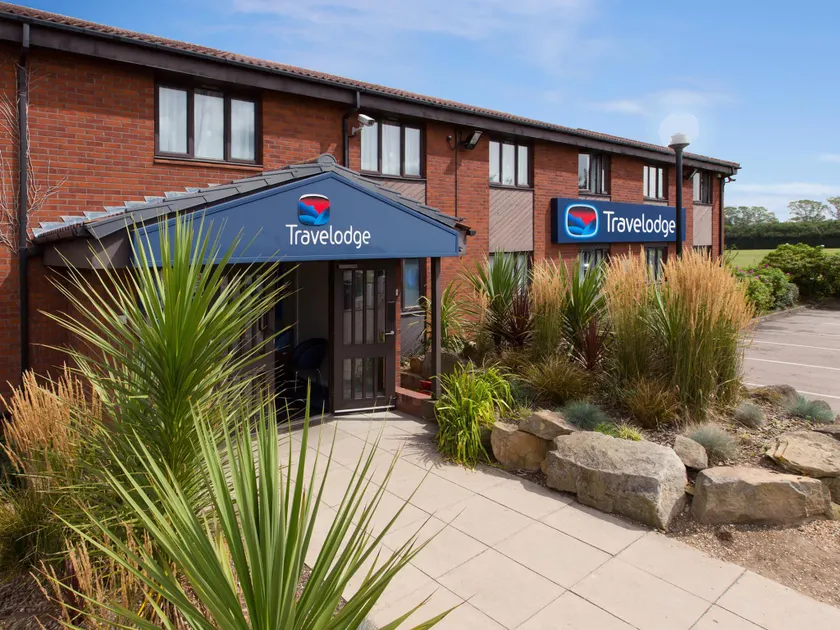 Travelodge Cambridge Swavesey - Image 1