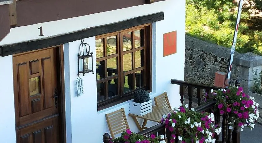 Apartamentos Las Casucas de Gema - Image 1