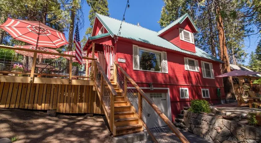 Elliott House Boutique Inn - Image 1