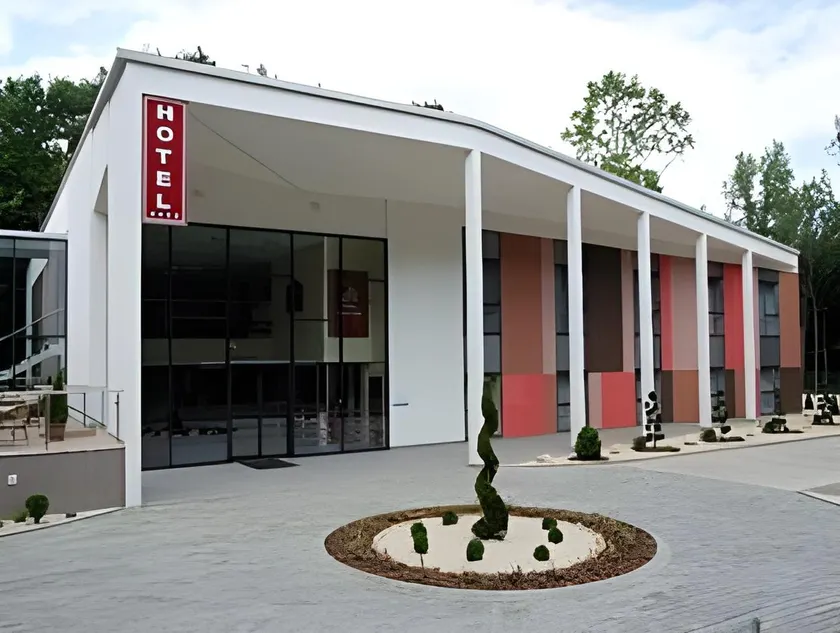Veronika Hotel - Image 1