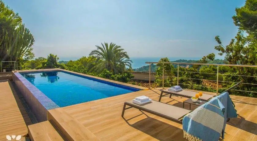 Villa La Casa Blanca by Abahana Villas - Image 1