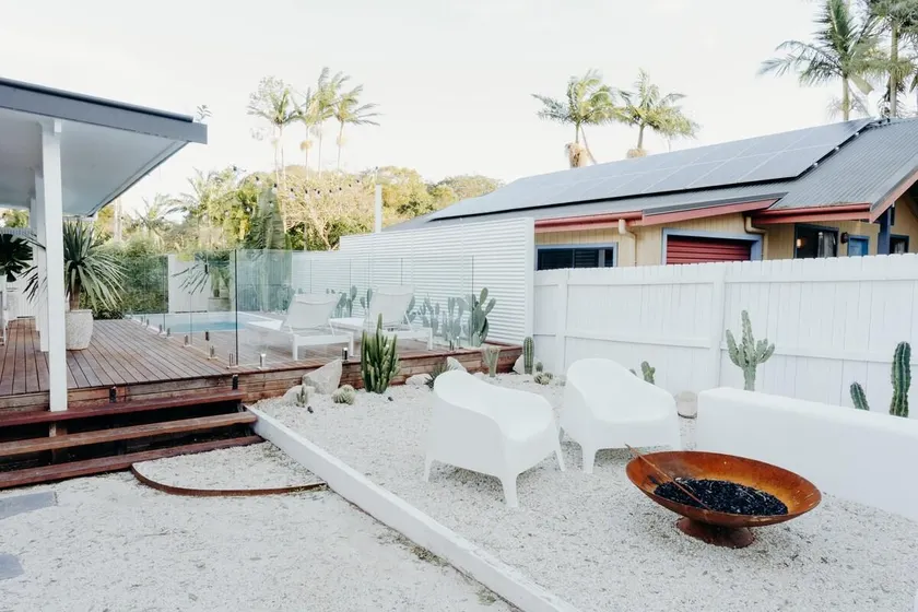 Soul Beach House - 27c Heated Pool heart of Byron - Image 1