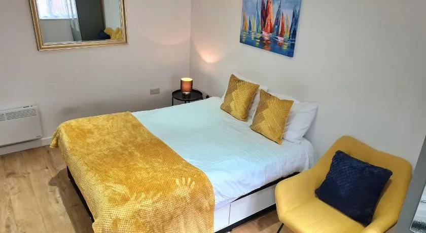 Lovely central studio/2bed - 5min to train station - Image 1