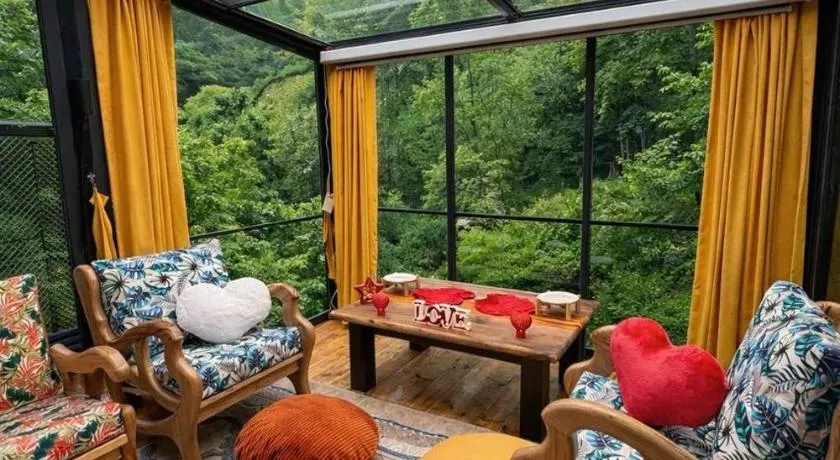 Moon River Bungalow - Image 1
