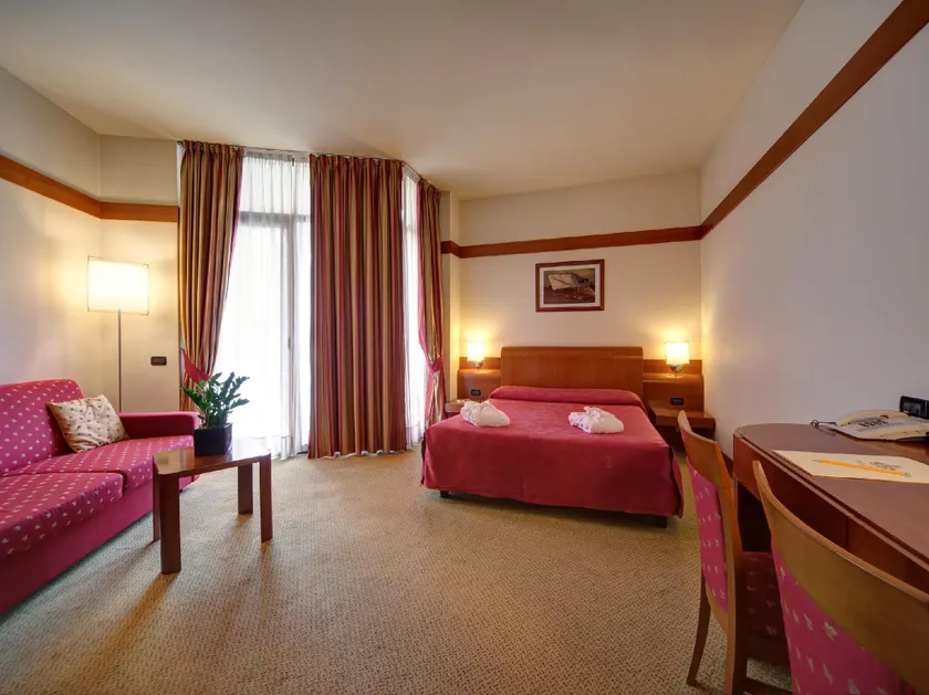 BB Hotels Smarthotel Re Milano Nord - Image 1