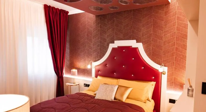 La Rondinella Boutique Rooms & Café - Image 1