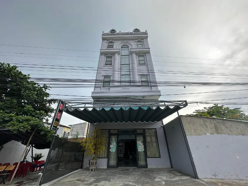 Valentin Hotel - Image 1