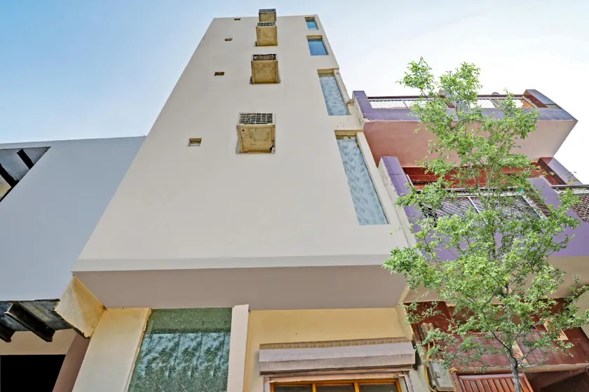 Townhouse Near M2K Cinema Pitampura - Image 1