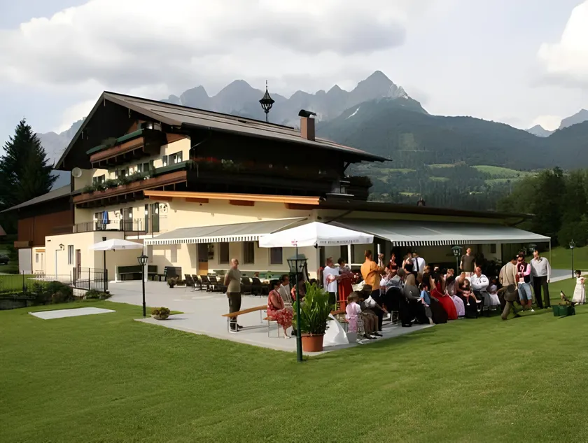 Landgasthof Hotel Zehenthof - Image 1