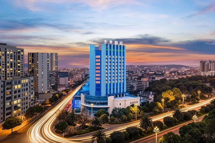 Ji Hotel Qujing Nanchmegmen Hotel - Image 1