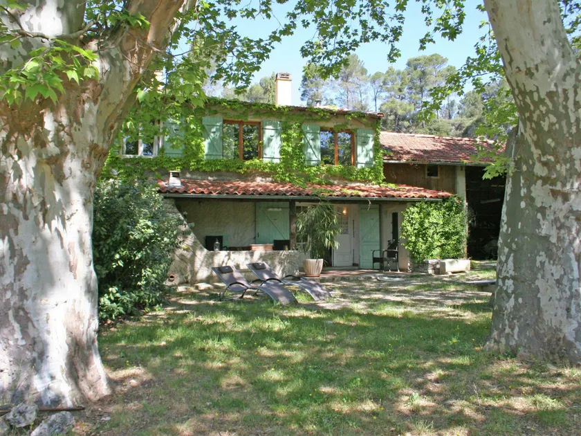 Alluring Cottage in Barjols with Roofed Terrace - Image 1
