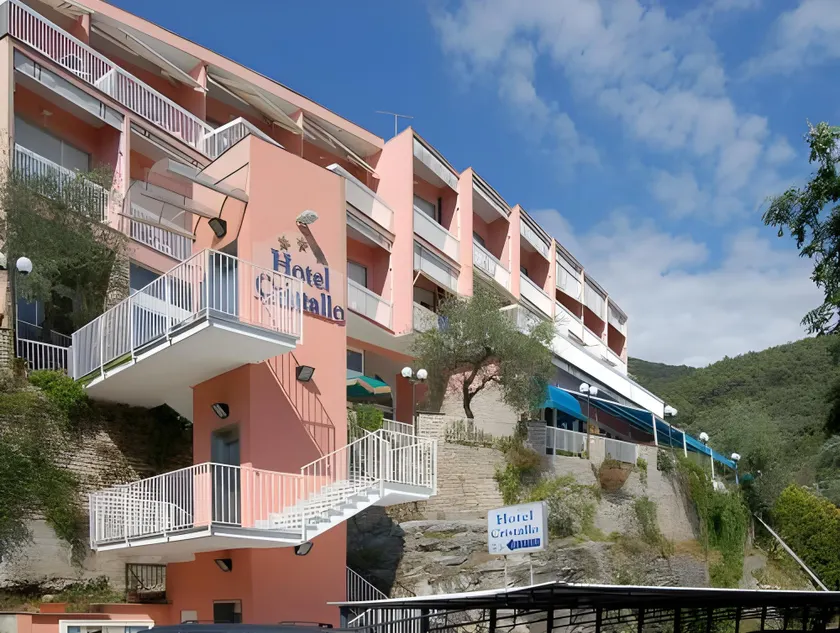 Hotel Cristallo - Image 1