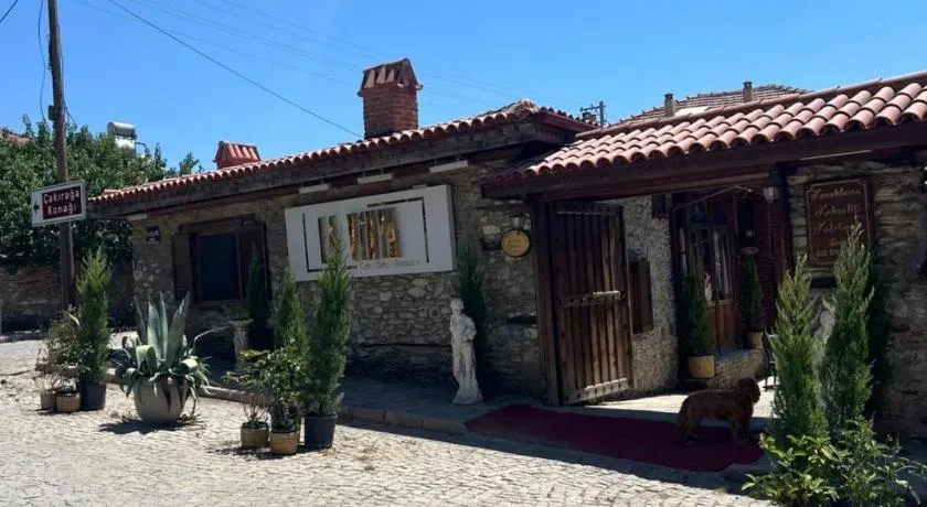 Birgi Lavinya Otel - Image 1