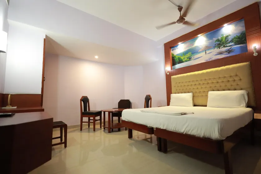 Hotel Blue Residency - Image 1
